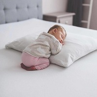 How to Put a Baby to Sleep in 40 Seconds